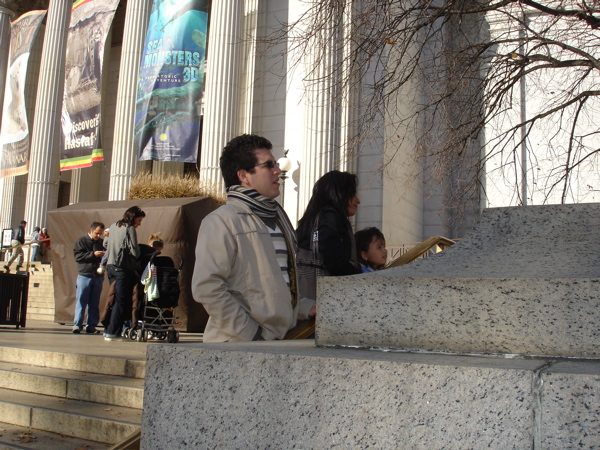 Andres, Saloumeh and Novi in front of the museum of natural science