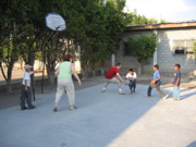 Being the tall (huhum) gringo that I am I had to play some basketball. 