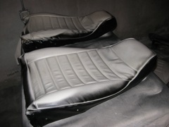 I cleaned the seats and started to dye them.... 